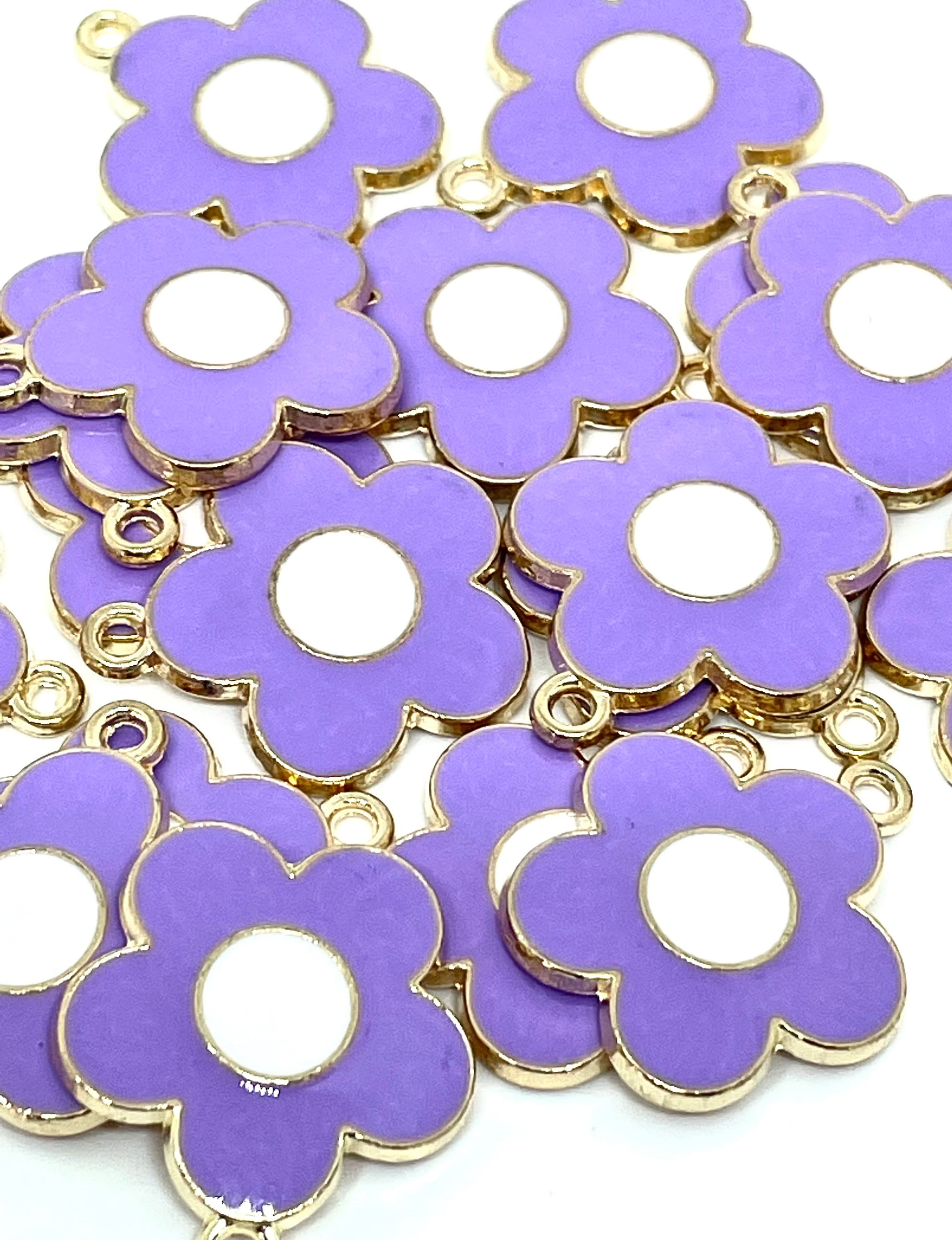 Flower Pendant, Daisy Charm, Daisy Pendant, Flower Pendant for Jewelry Making, Flower Pendant for Necklace, Cute Flower Pendant