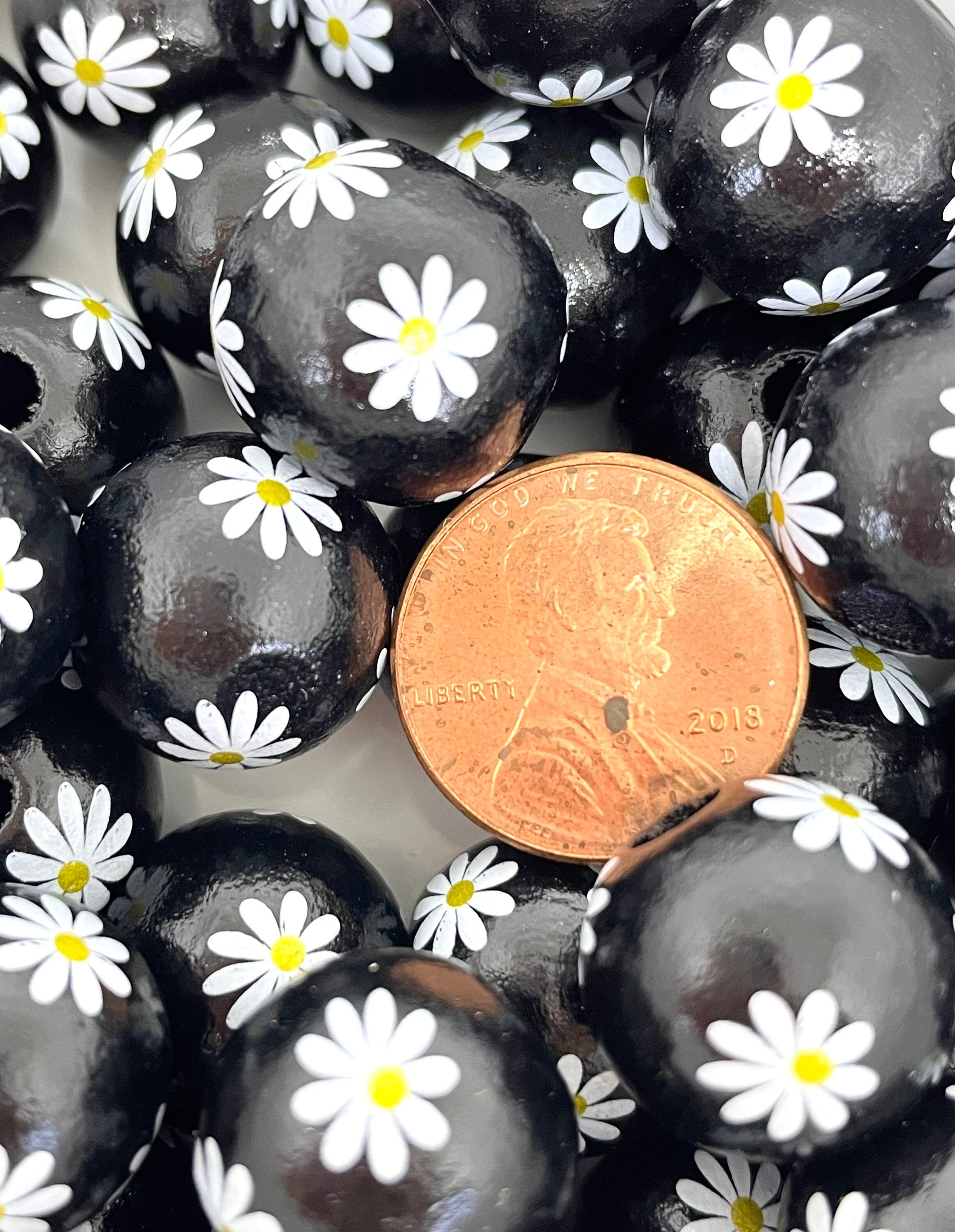 Daisy Beads for Jewelry Making, Macrame, 16mm Wood Beads, Painted Beads for Necklace, Daisy Flower Beads for Garland, Wooden Necklace