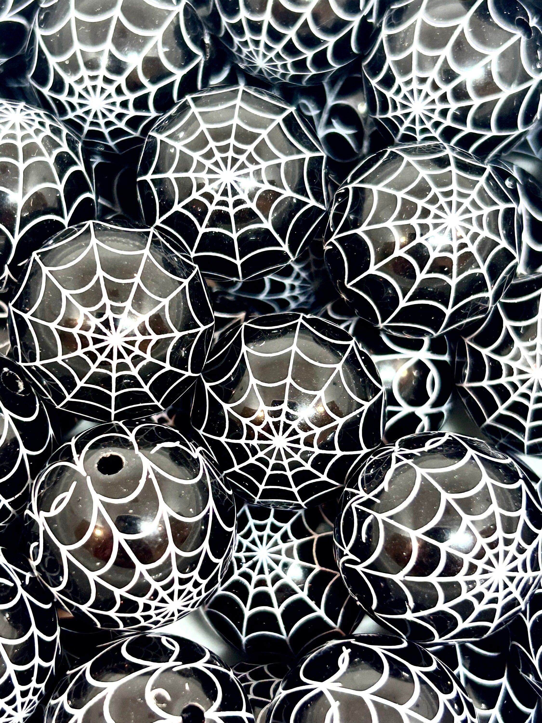 20mm Chunky Halloween Creepy Black Spider Web Beads