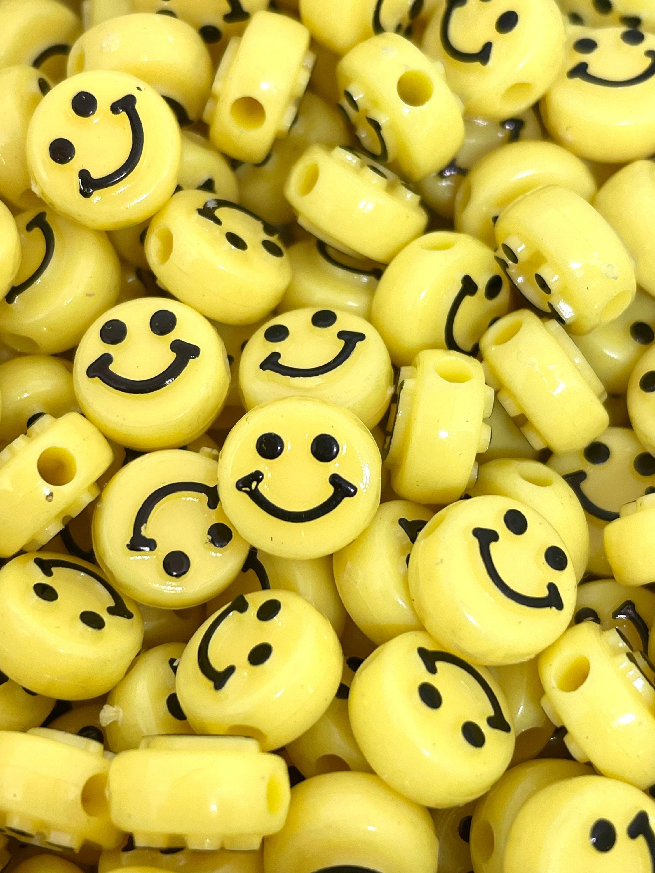 Cute Yellow Happy Face Beads, Emoji Charms, Smiley Face Pendants for J