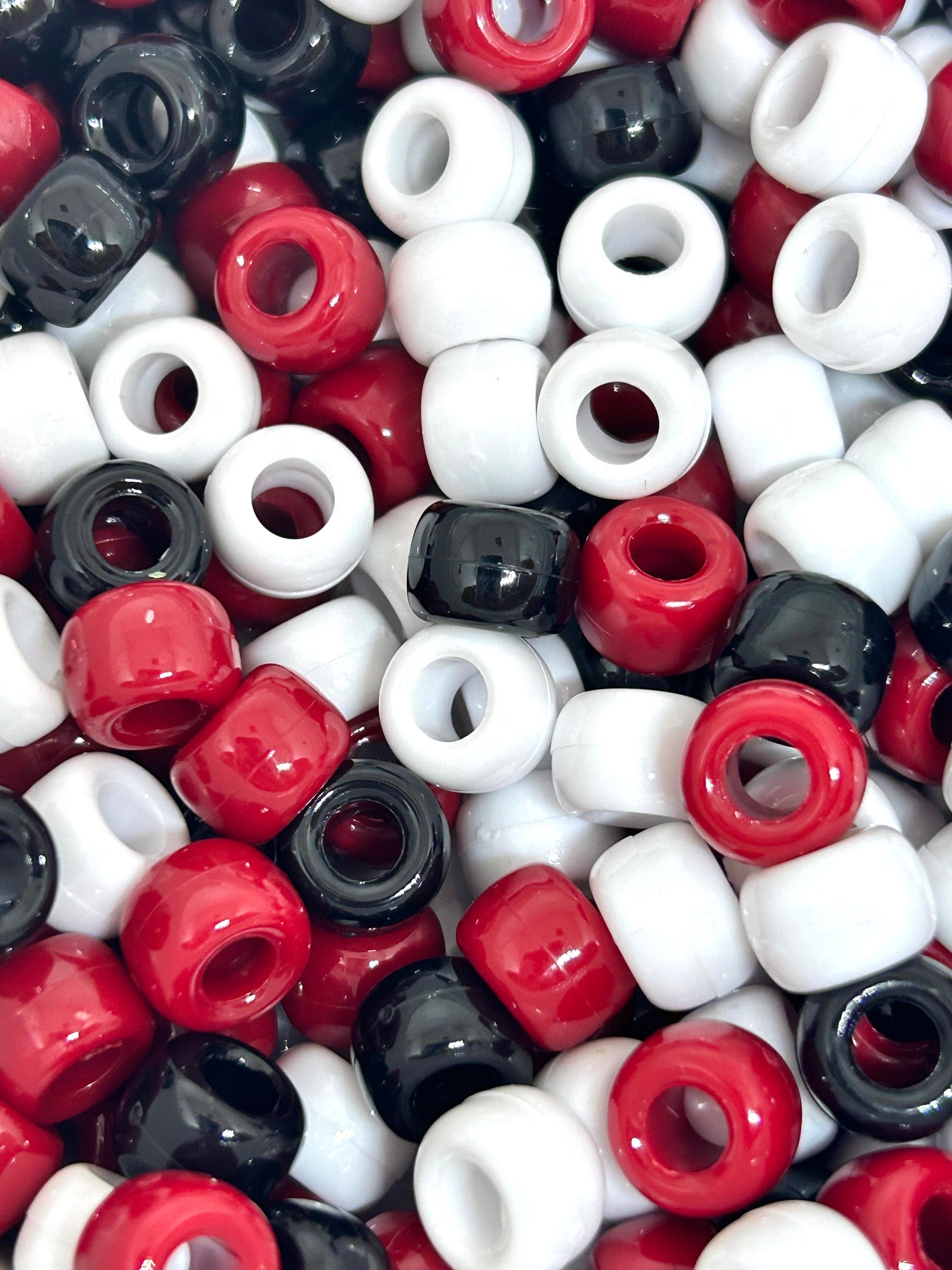 Black & White Mix Plastic Pony Beads 6 x 9mm, 500 beads